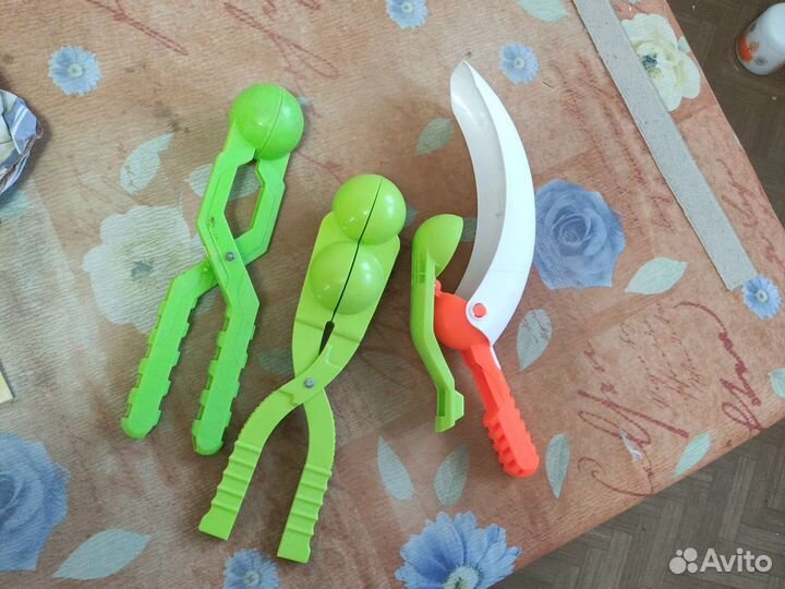 Снеголепы