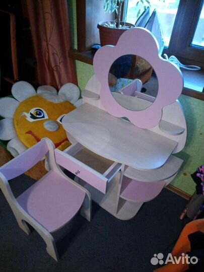 Трюмо для девочек 