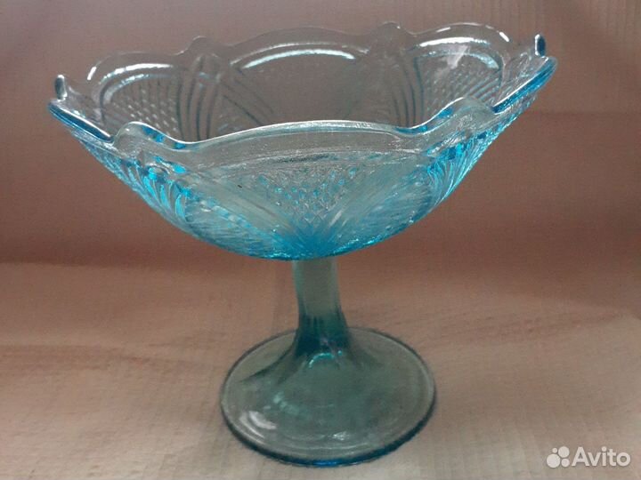 Ваза для фруктов на ножке цветное стекло СССР