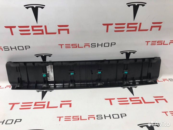 Панель панорамного потолка Tesla Model S 2015
