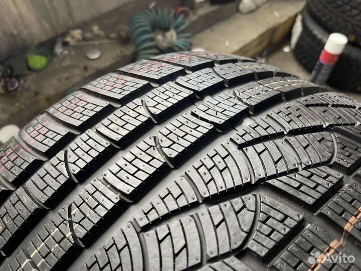 Pirelli Winter Sottozero II 295/30 R20 101W