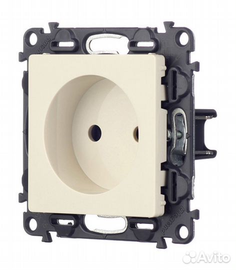 Розетка life 753516 скрытая установка слоновая кос