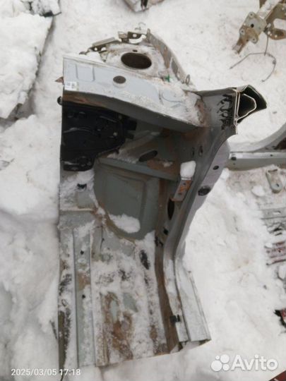 Лонжерон передний правый Renault Megane 1 2008