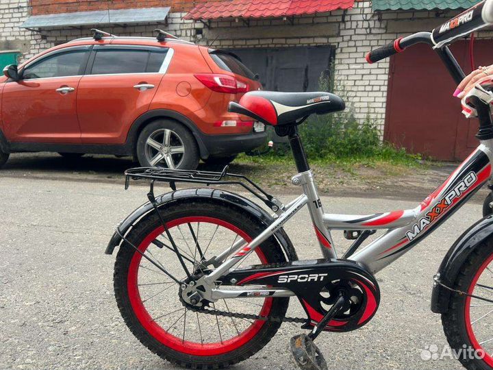 Детский велосипед с доп. Колёсами