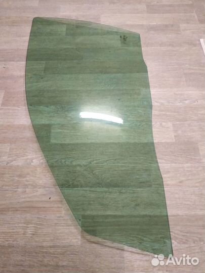 Стекло двери передней левой Ford Mondeo 3