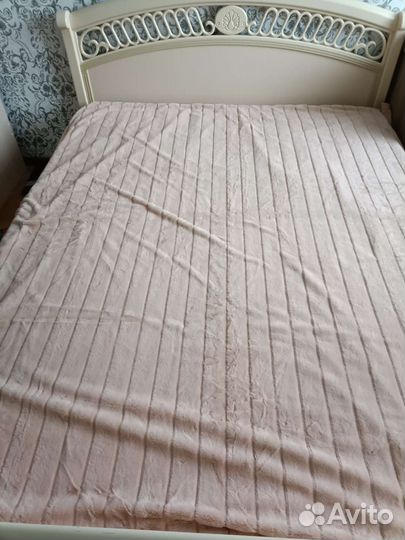 Пледы кролик, травка