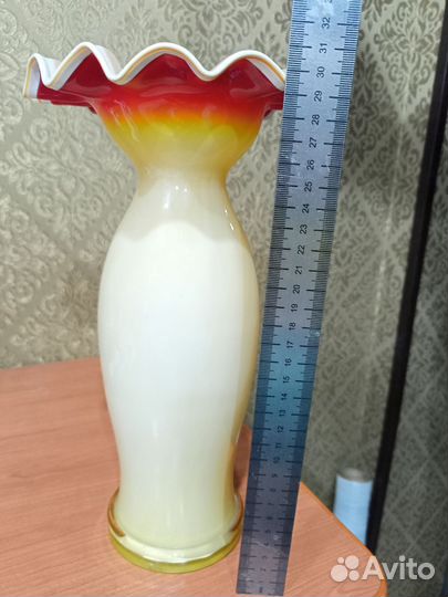 Ваза Красный Май сульфидное стекло СССР