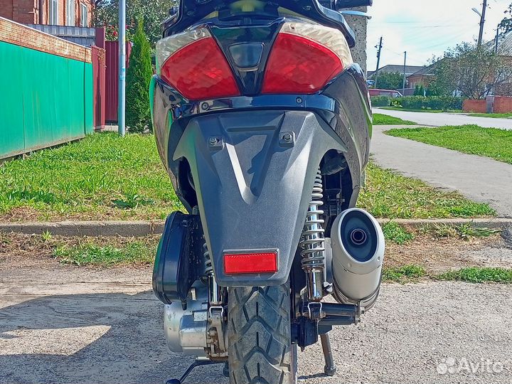 Скутер 150 кубов