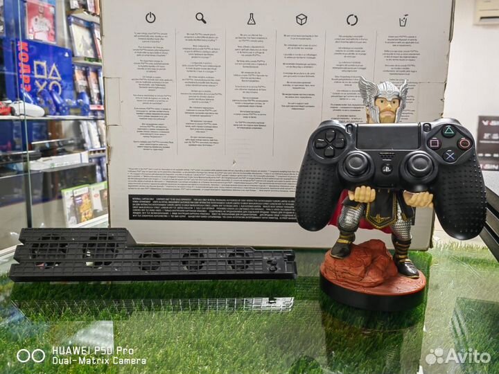 PS4 PRO 1TB(7208) 2 Геймпада/1 Диск/Подставк/GTA5