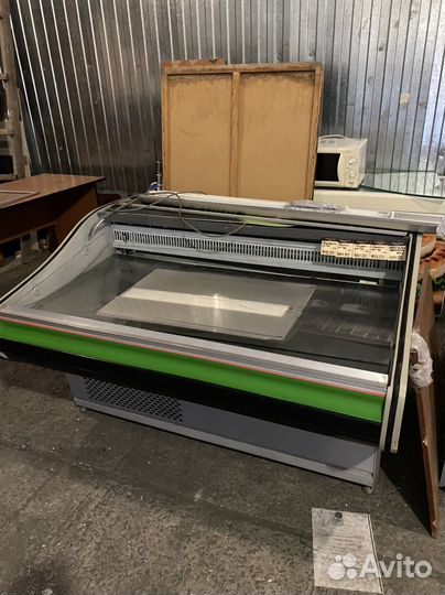 Поодам витрины холодильные, прилавки и т д