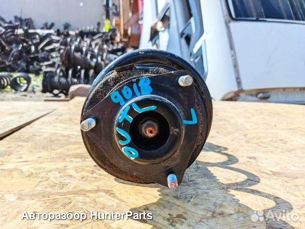 Стойка передняя левая Митсубиси Аутлендер 3