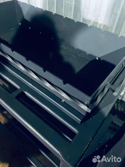 Мангал с крышей