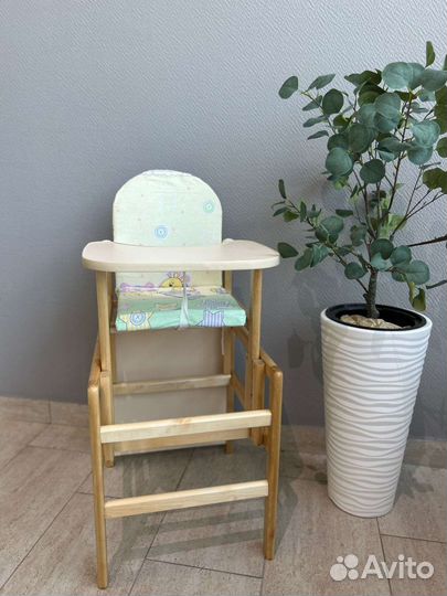 Деревянные стулья для кормления