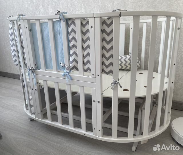 Детская кроватка с поперечным маятником