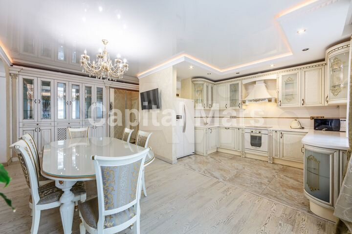 5-к. квартира, 132 м², 8/25 эт.