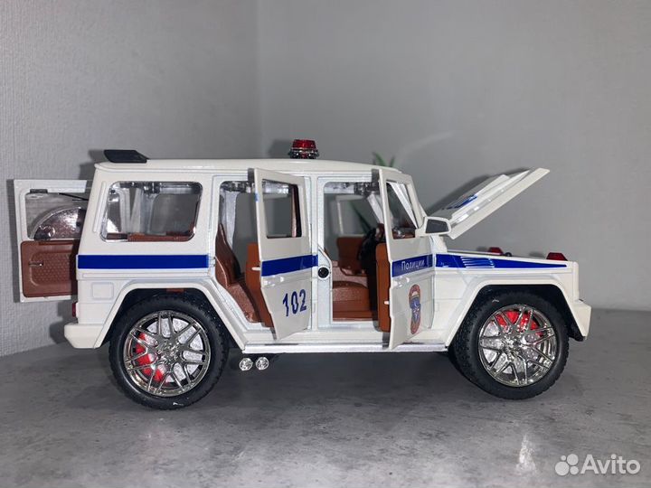 Модель Машинки Мерседес Гелентваген 1:24 дпс фсб