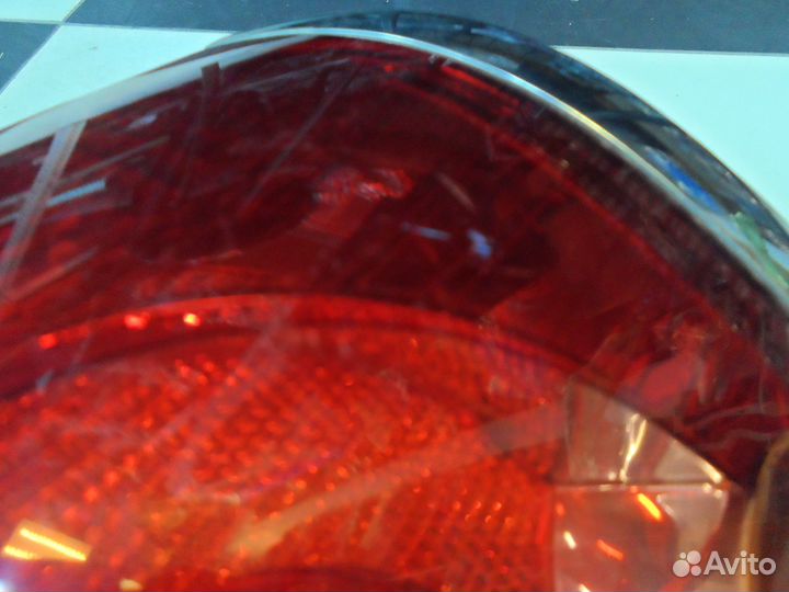 Задний фонарь Toyota Avensis правый