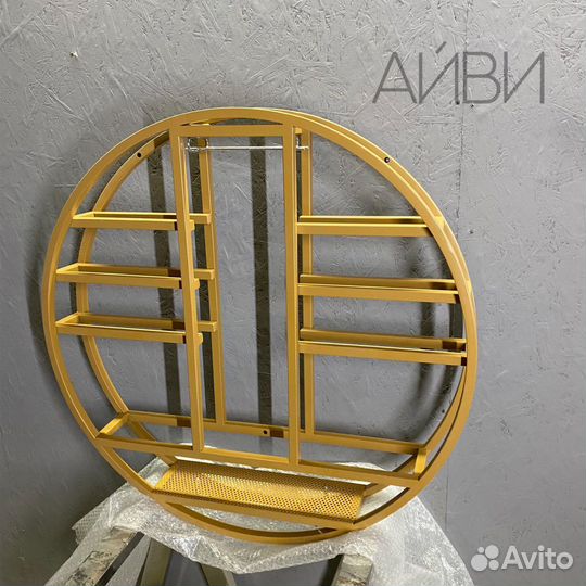 Золотая винная полка настенная