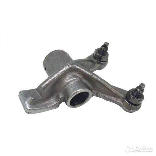 Коромысло выпускного клапана