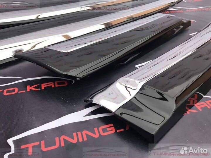 Молдинги дверей Toyota Land Cruiser 200 U6211