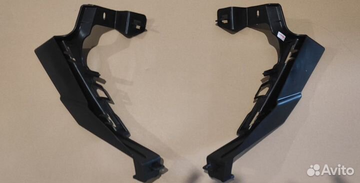 Кронштейн пер. фары SRX 2010-16 25776398