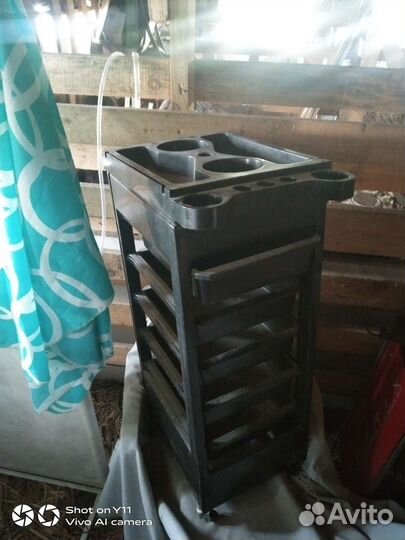 Остатки парикмахерской мебель тумбы зеркала мойка