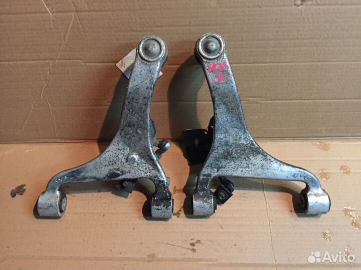 Задние верхние рычаги Nissan Stagea M35