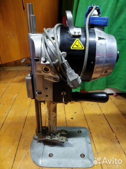 Вертикальный сабельный раскройный нож