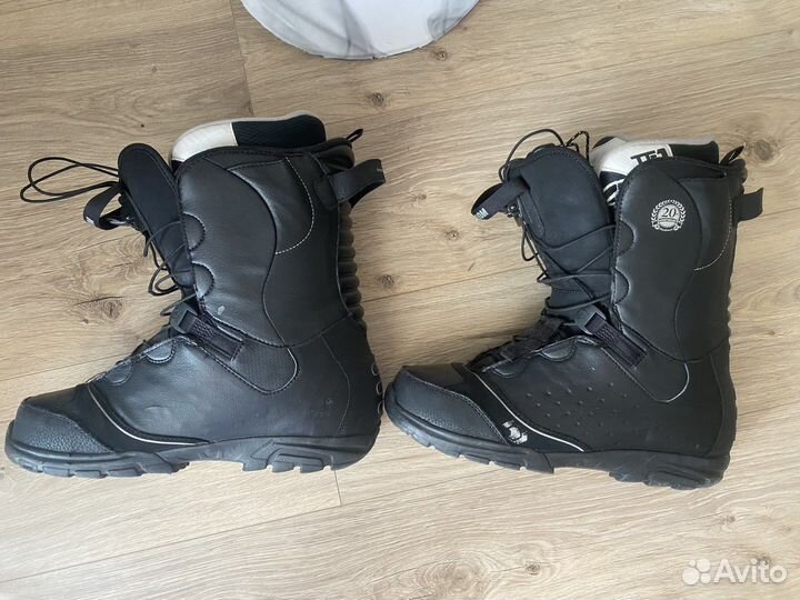 Сноуборд с ботинками