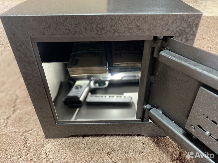 Сейф самый простой
