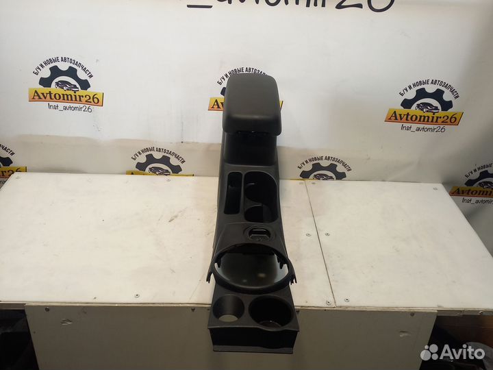 Подлокотник в сборе Mitsubishi ASX,2010г