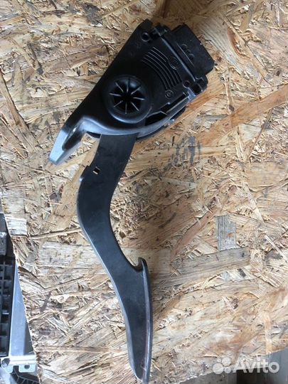 Педаль газа (электронная) Suzuki Grand Vitara