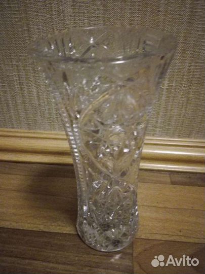 Хрустальная ваза