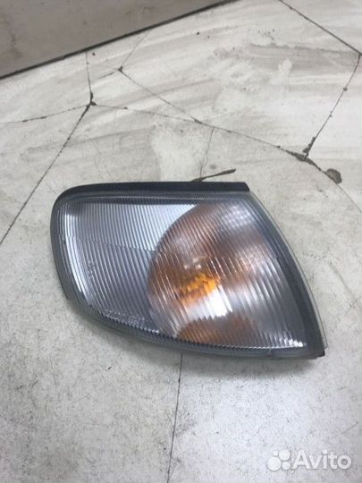 Указатель поворота правый Nissan Almera
