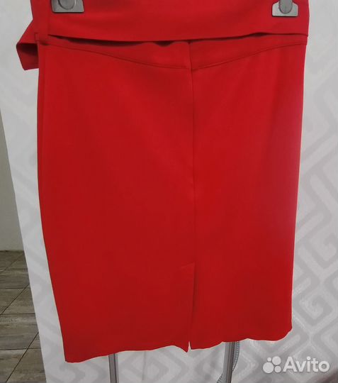 Юбка карандаш красная 46-48р