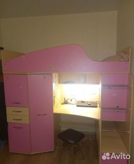 Кровать чердак со столом бу