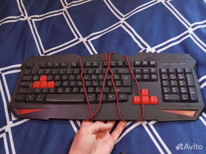 Игровая клавиатура и мышь