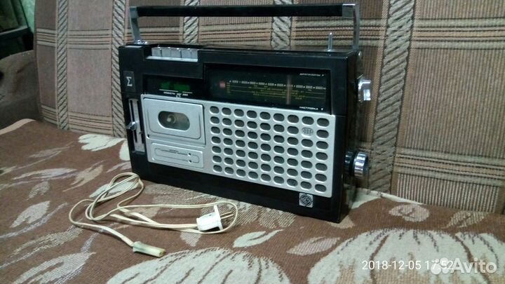 Магнитола VEF - 260 (из фильма «курьер»)