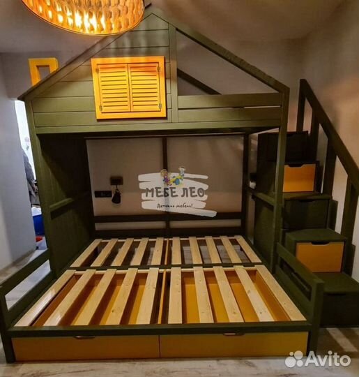 Двухъярусная кровать