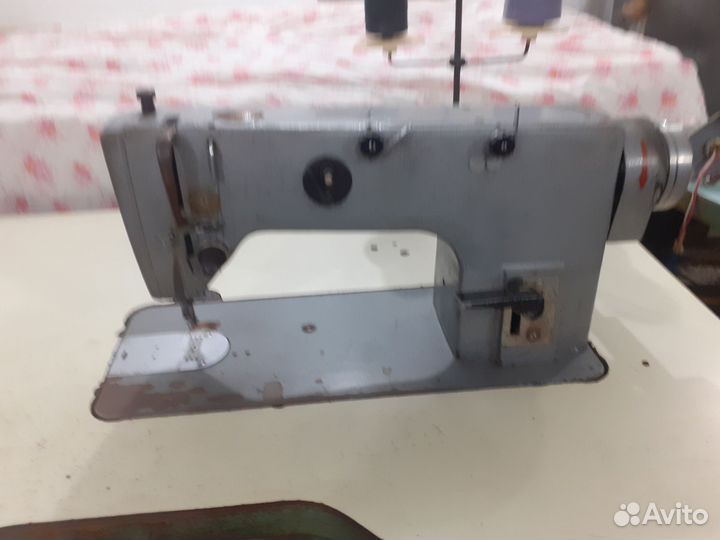 Промышленная швейная машинка