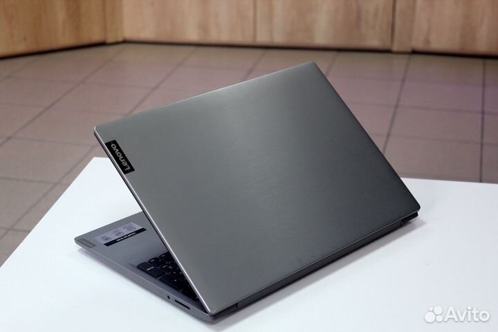 Ноутбук Lenovo IdeaPad S145-15IWL i5/SSD/8