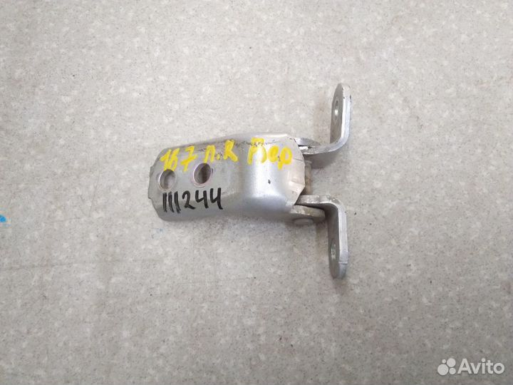 Петля двери передней правой верхняя Toyota Auris