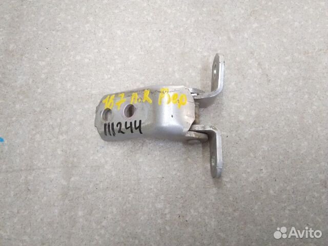 Петля двери передней правой верхняя Toyota Auris