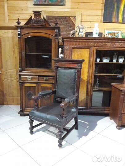 Кресло старинное антикварное красное дерево