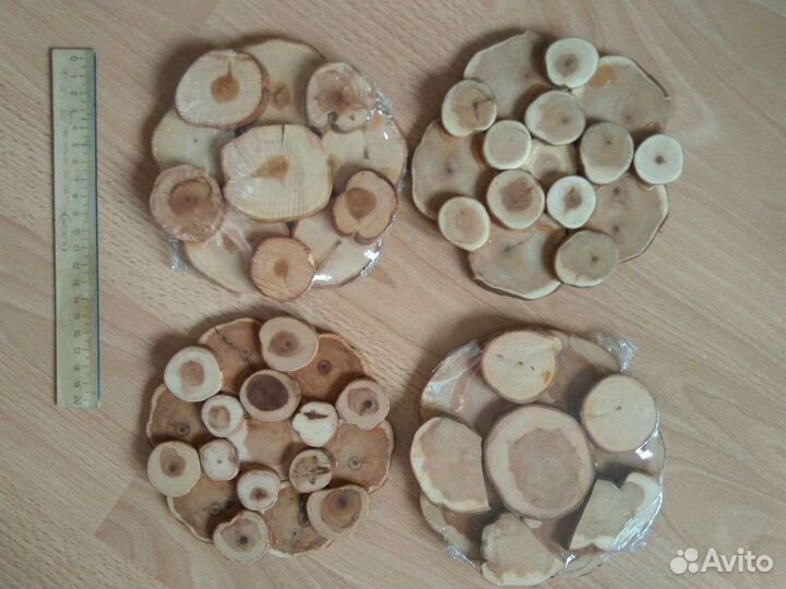 Новая. Подставка под горячее из можжевельника