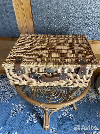 Чемодан (набор )для пикника на 4 персоны