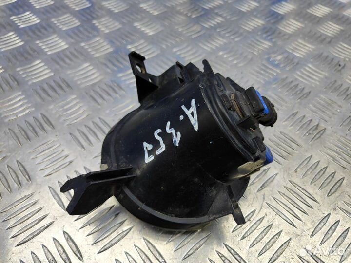 Фара противотуманная левая Volkswagen Touareg 3.6