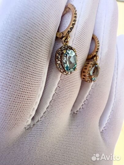 Золотые серьги с топазами