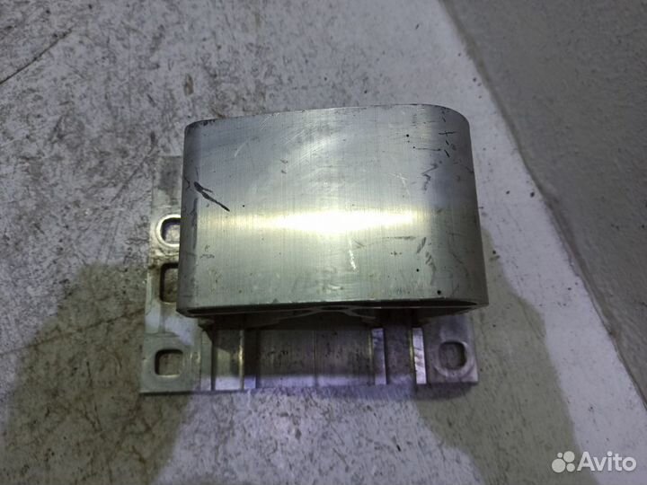 Кронштейн усилителя заднего бампера