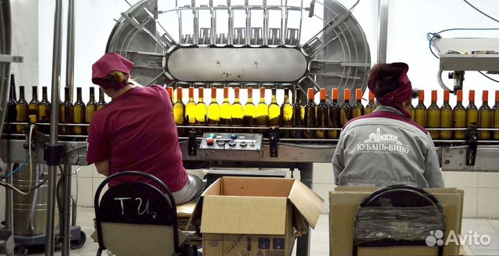 Контролер на линию розлива Вахтой Транспорт